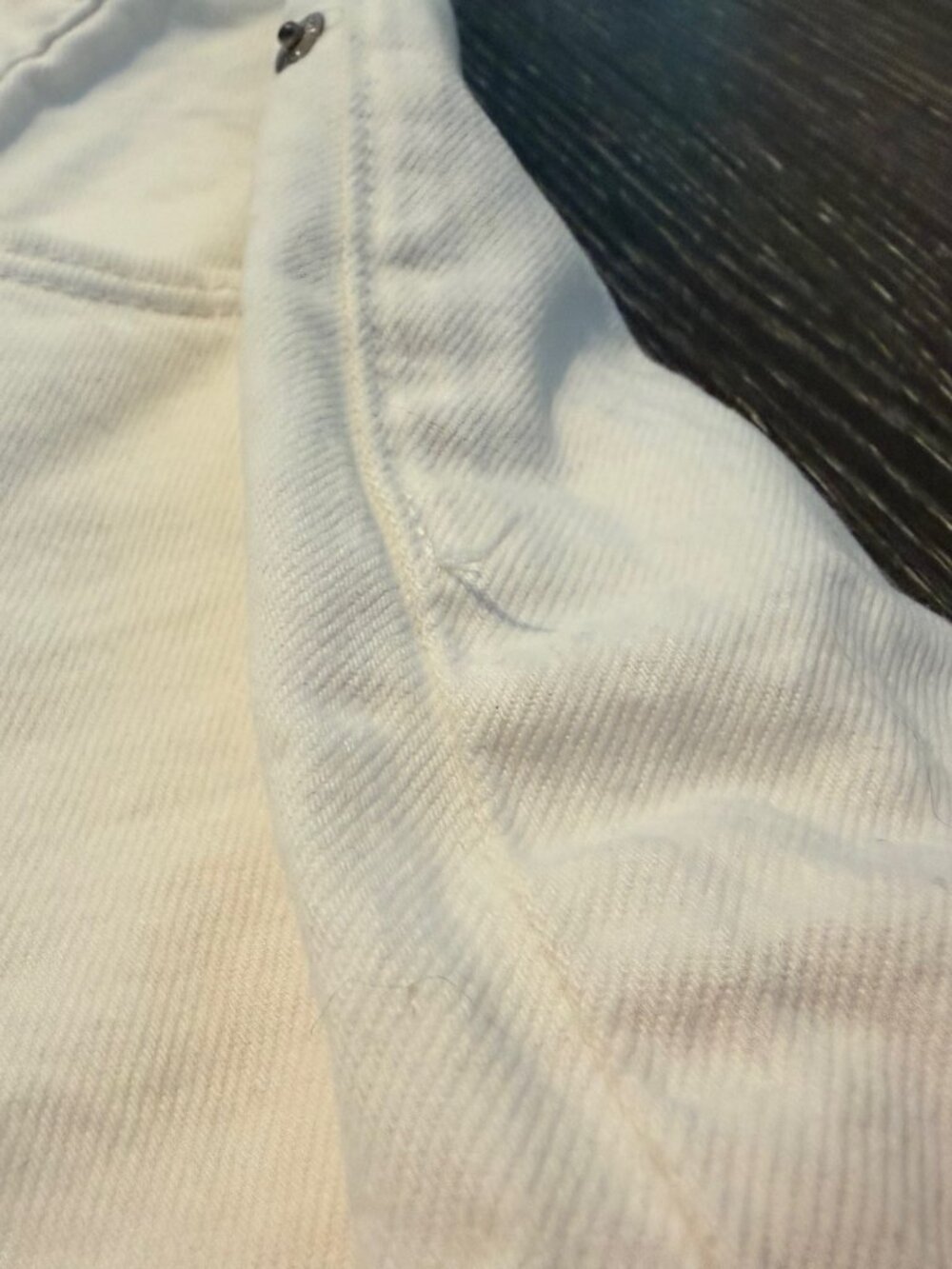 Abercrombie The Loose Short High Rise in White - Picture 4 of 5